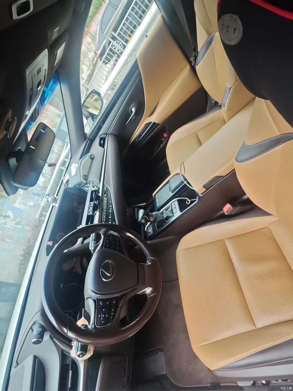 Lexus ES, 2021 все фото