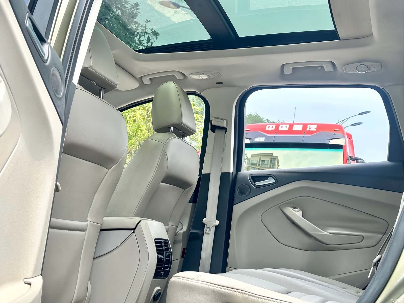 Ford Kuga, 2014 30