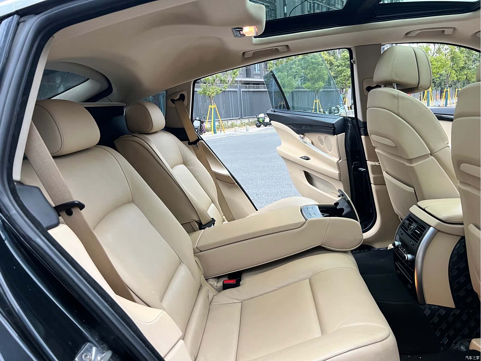 BMW 5 Series, 2010 14