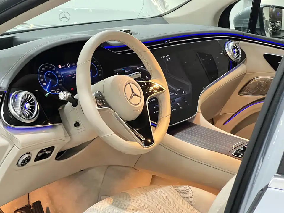 Mercedes-Benz EQS SUV