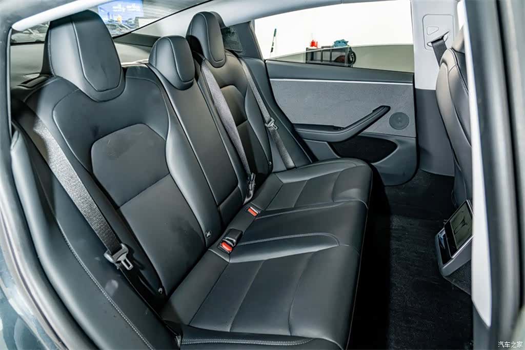 Tesla Model 3, 2024 23