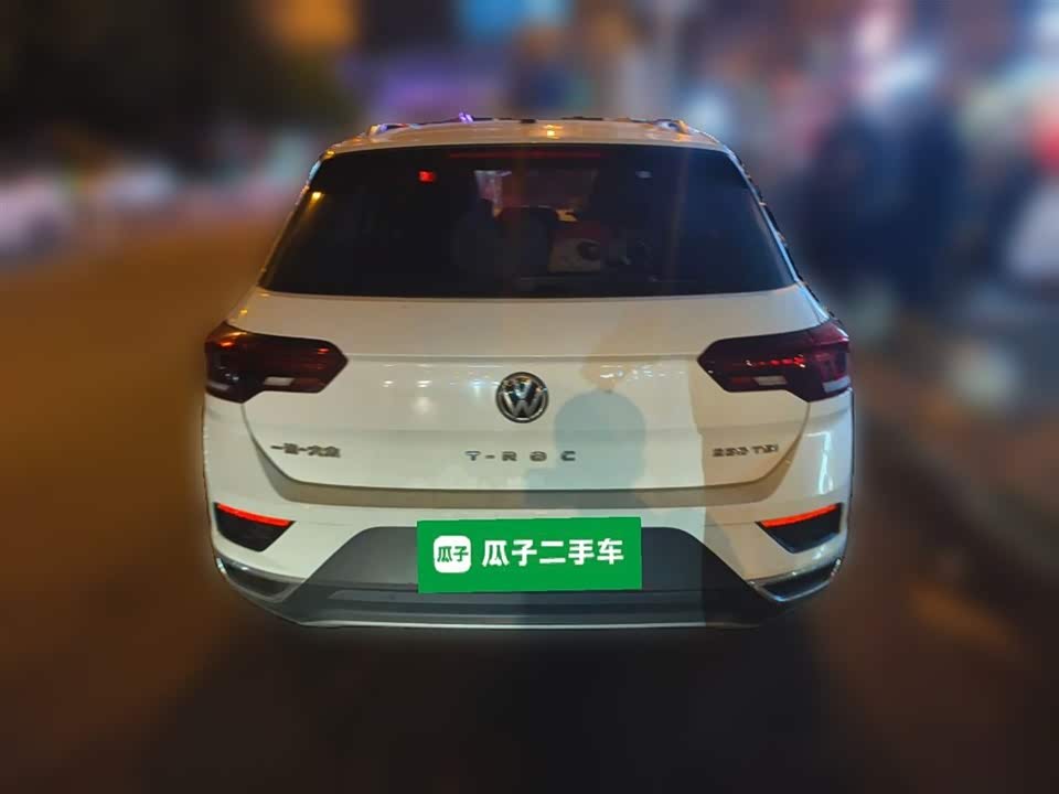 Volkswagen T-ROC exploring Songs