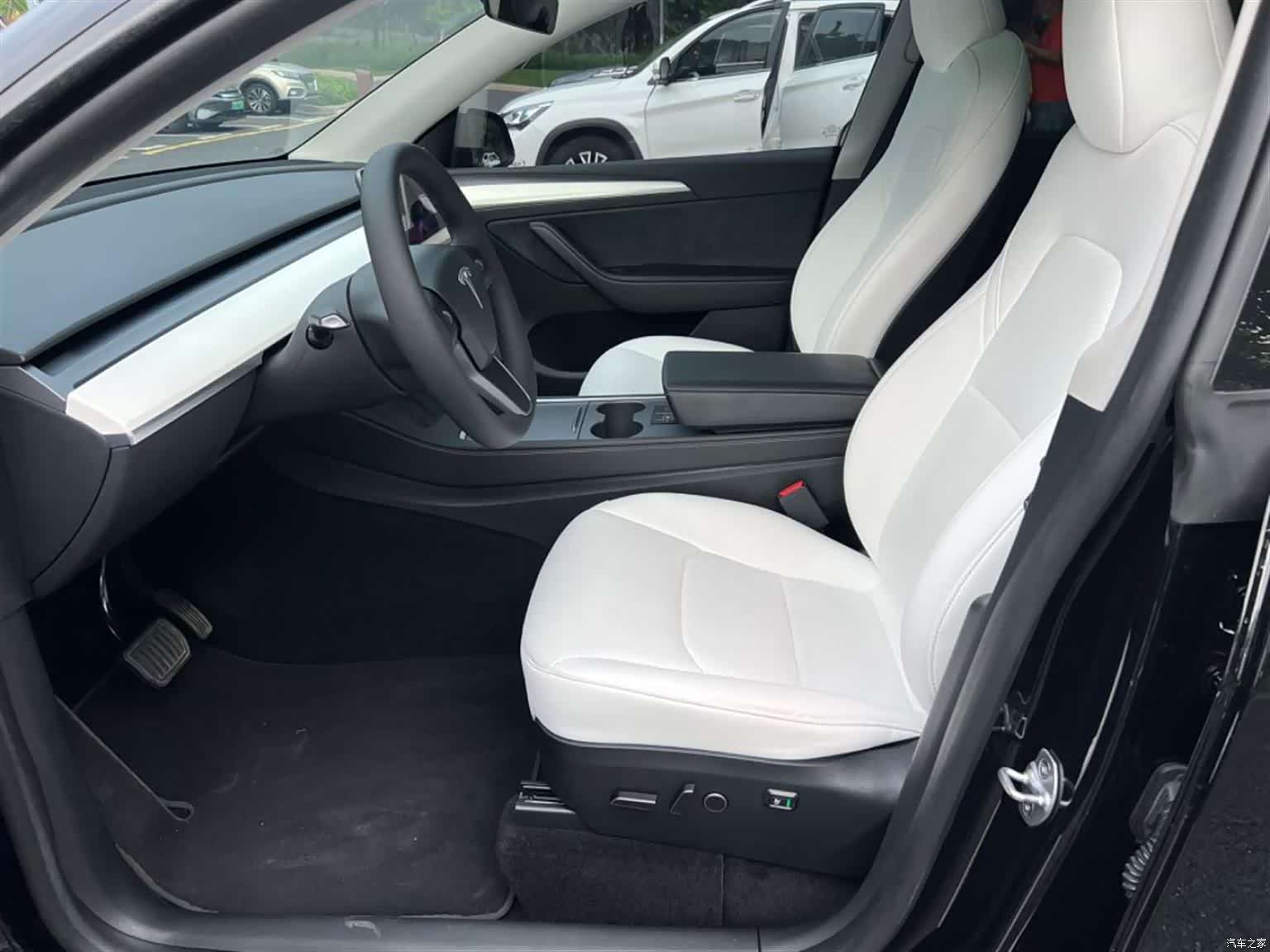 Tesla Model Y, 2023 9