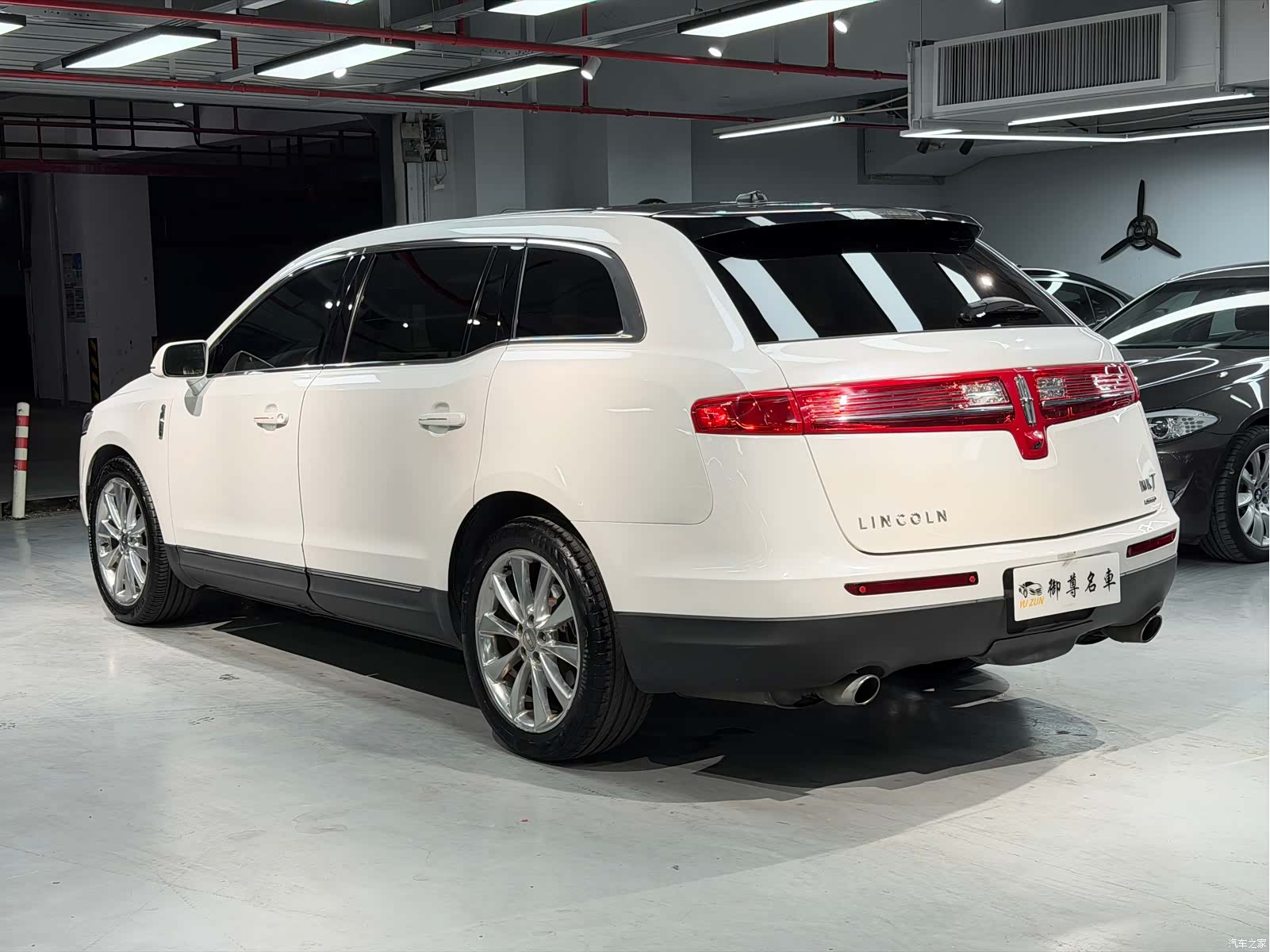 Lincoln MKT, 2011 все фото