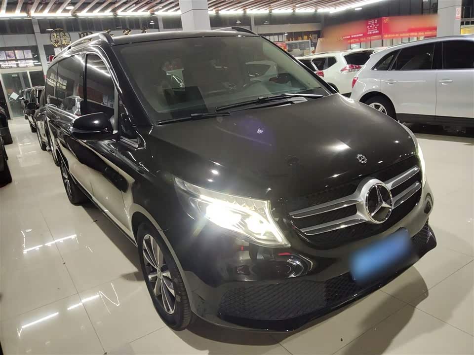 Mercedes-Benz V-class