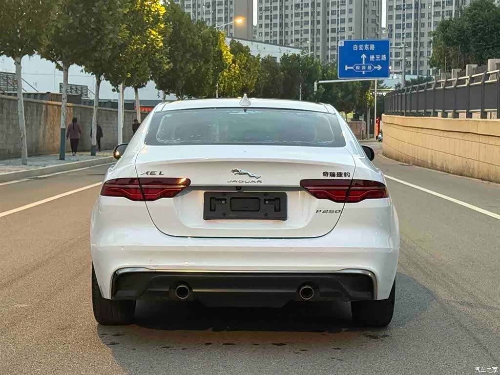 Land Rover XEL, 2021 4