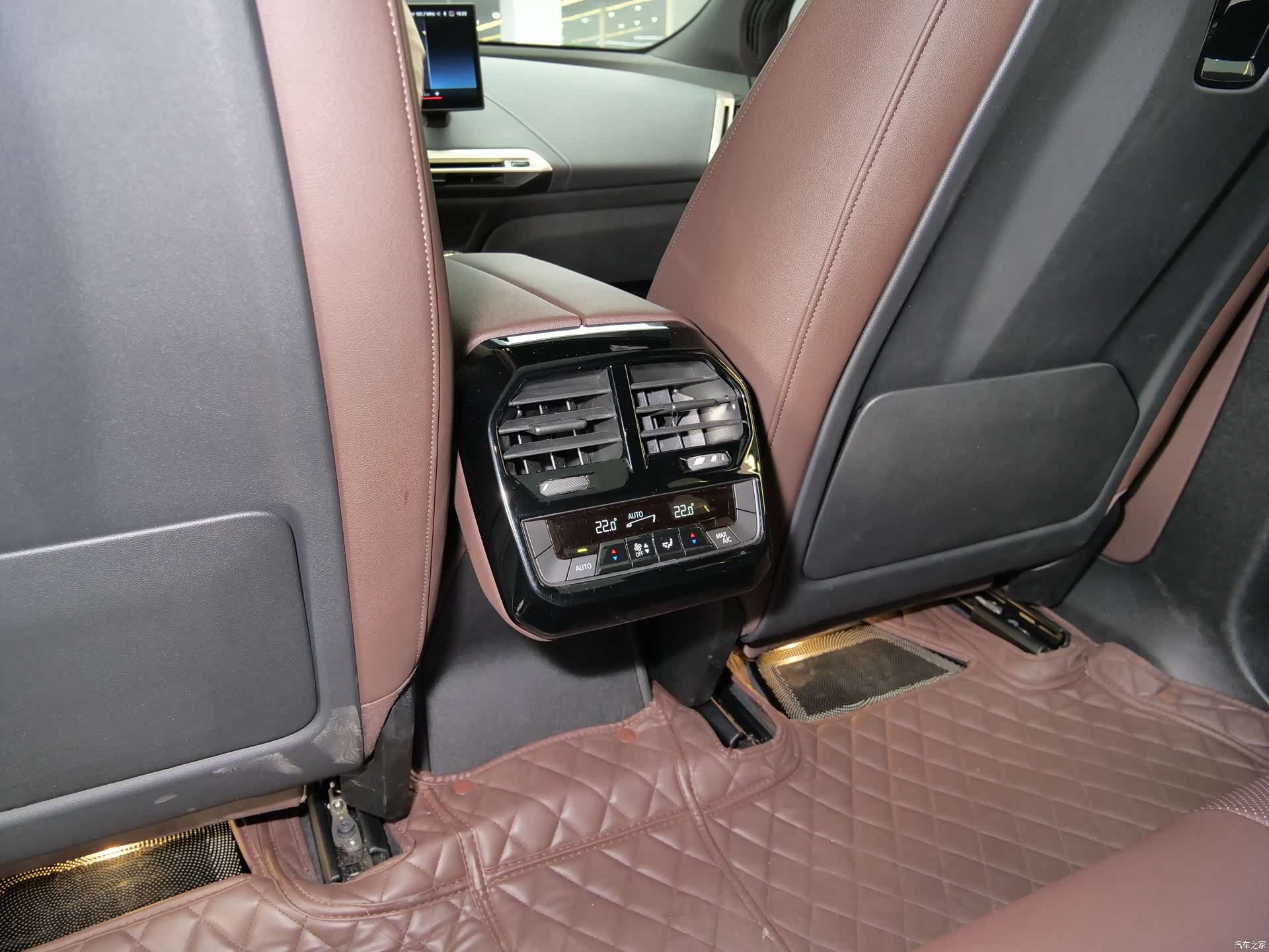 BMW iX, 2023 14