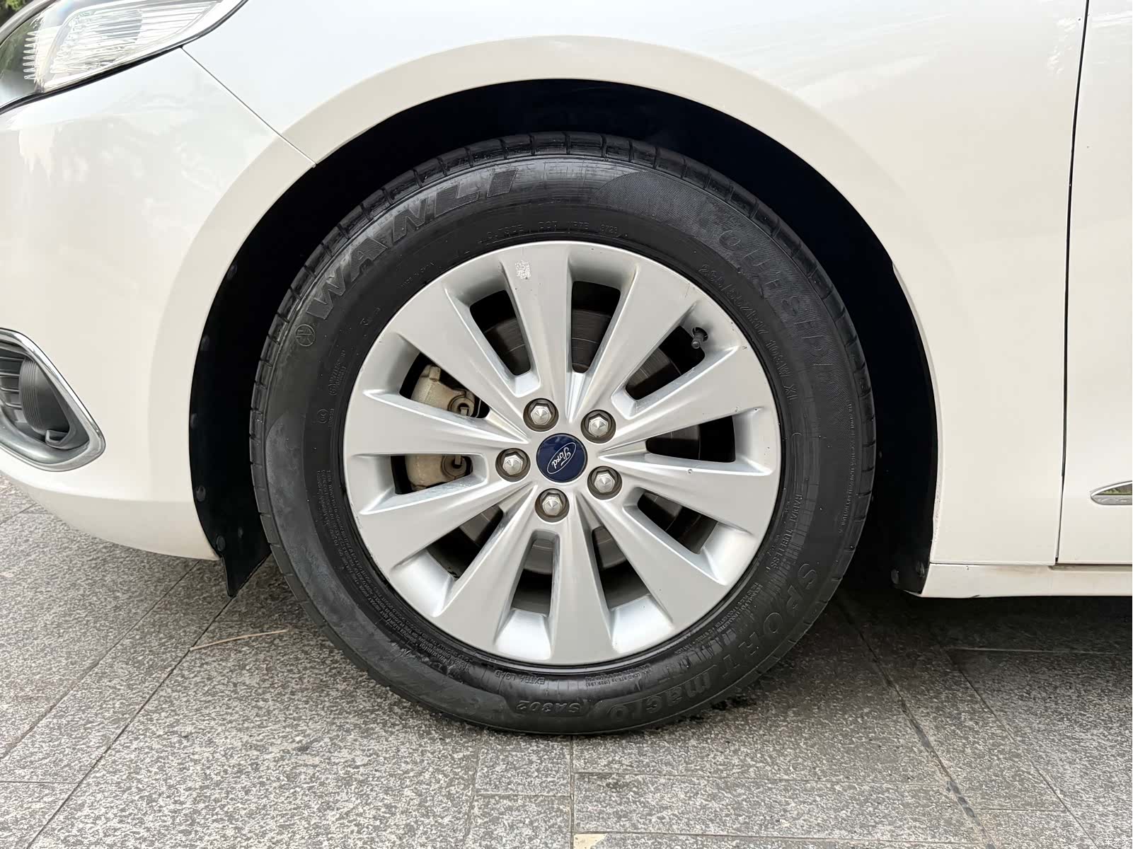 Ford Taurus, 2018 17