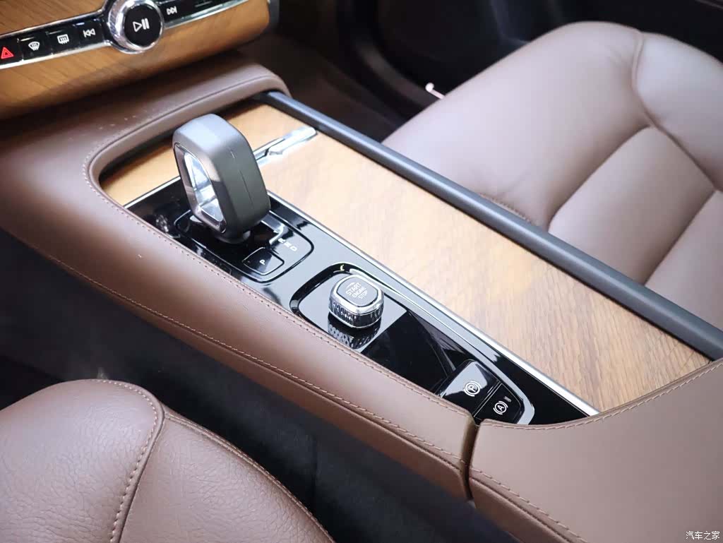 Volvo XC90, 2024 12