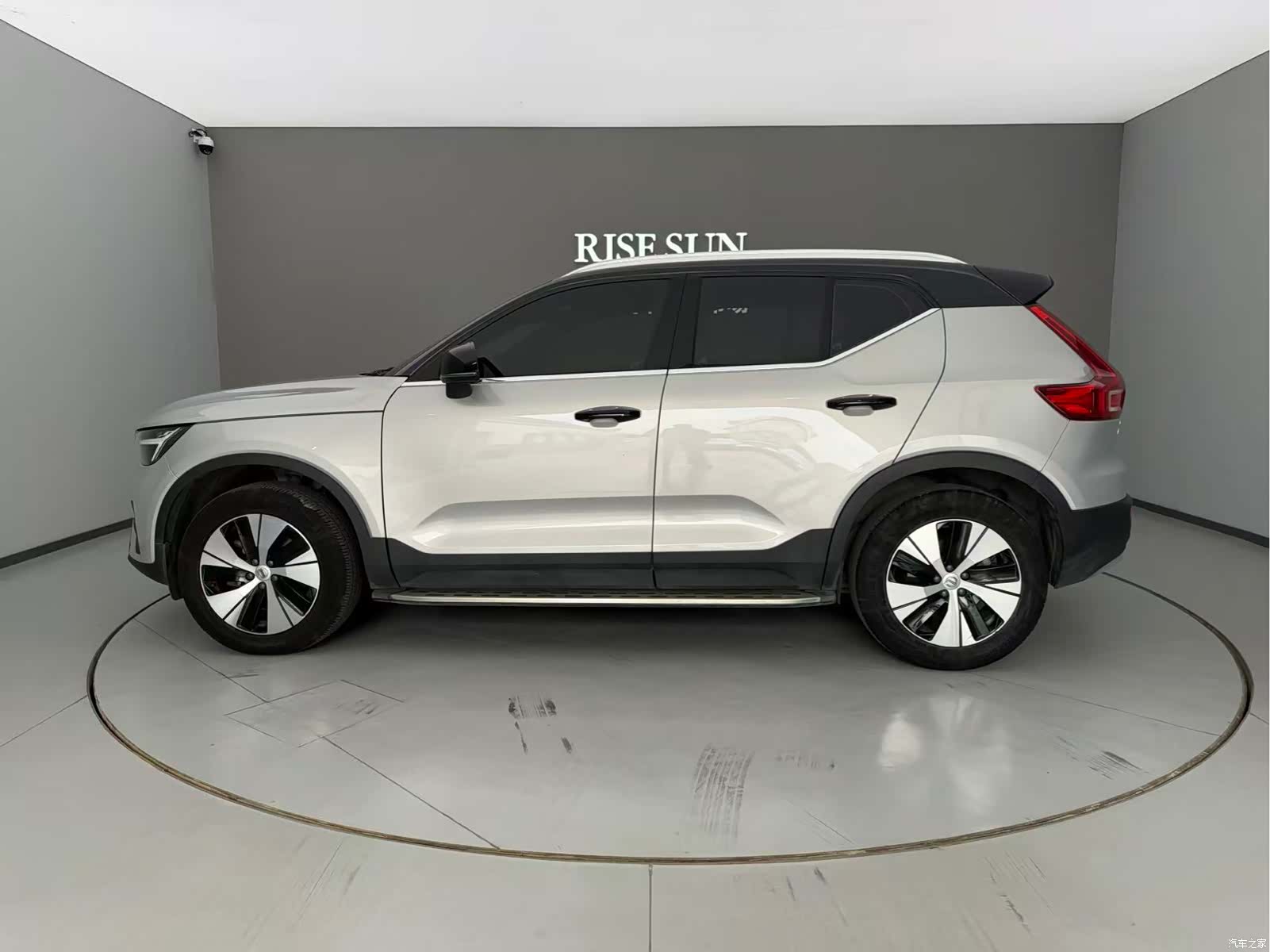Volvo XC40, 2023 4