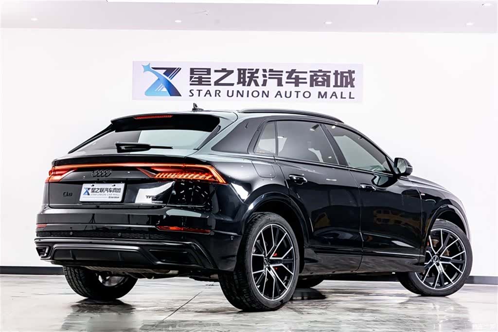 Audi Q8, 2022 6
