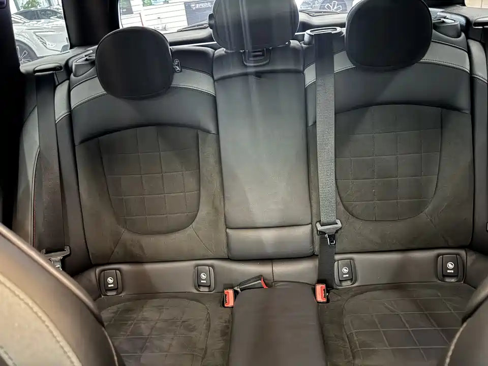 MINI JCW CLUBMAN
