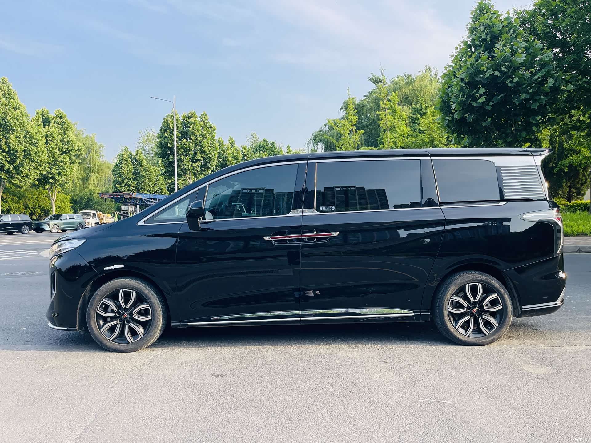 Hongqi HQ9, 2023 все фото