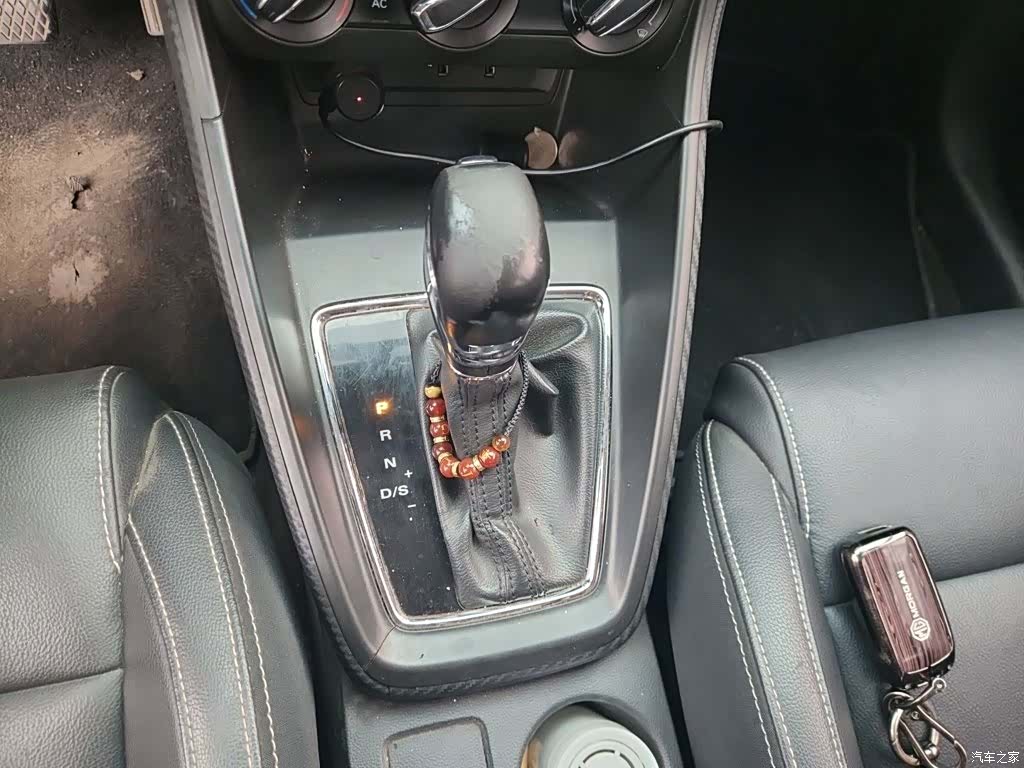 MG ZS, 2017 15