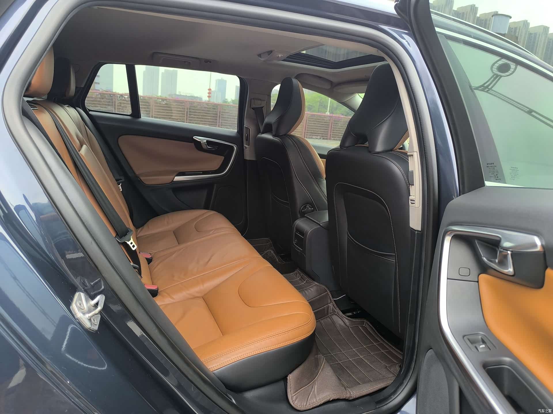 Volvo V60, 2014 14