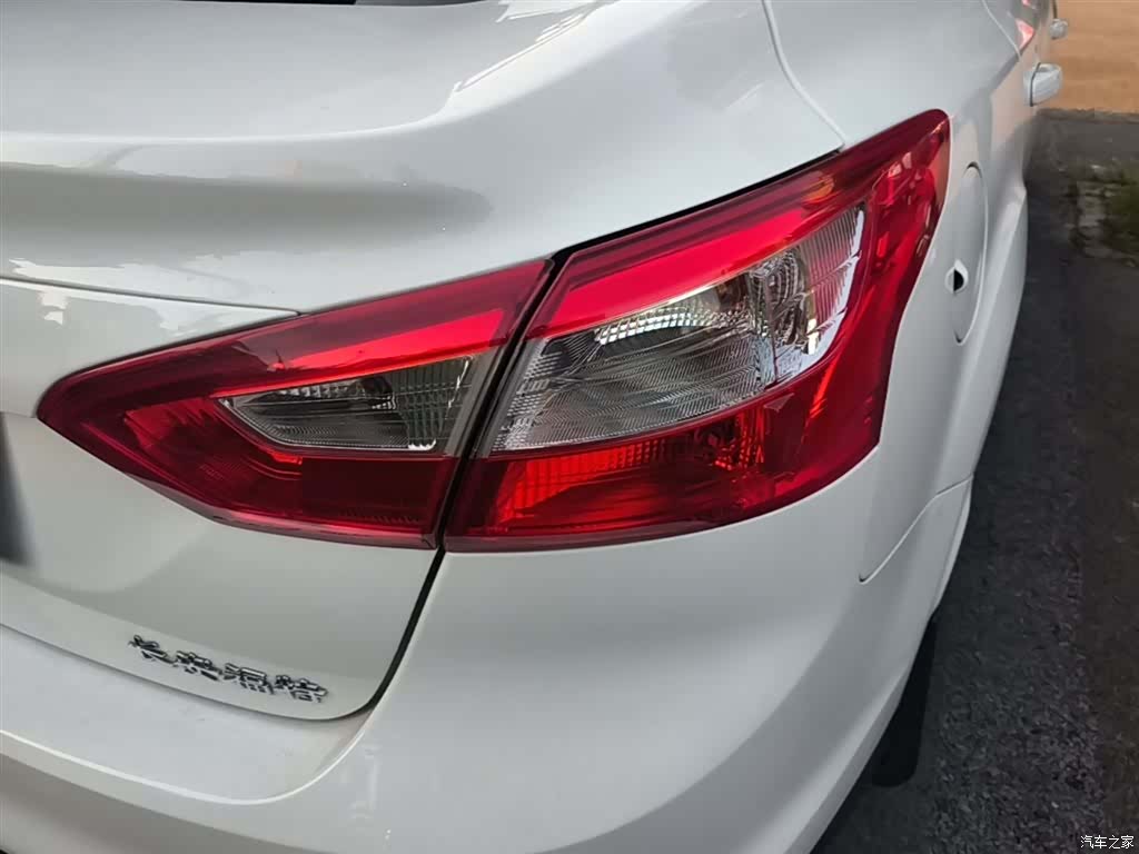 Ford Focus, 2014 24