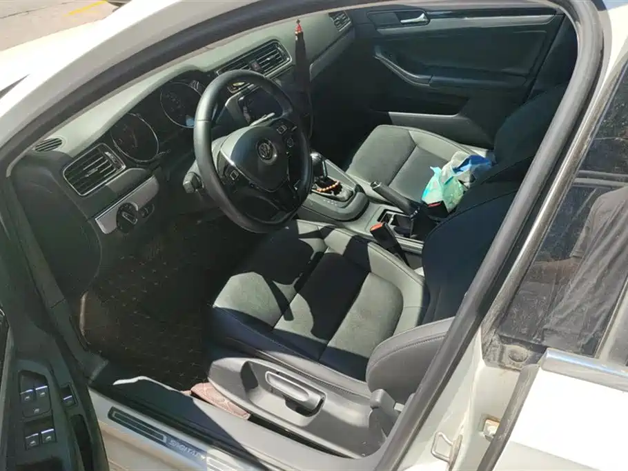 Volkswagen Sagitar Volkswagen Sagitar