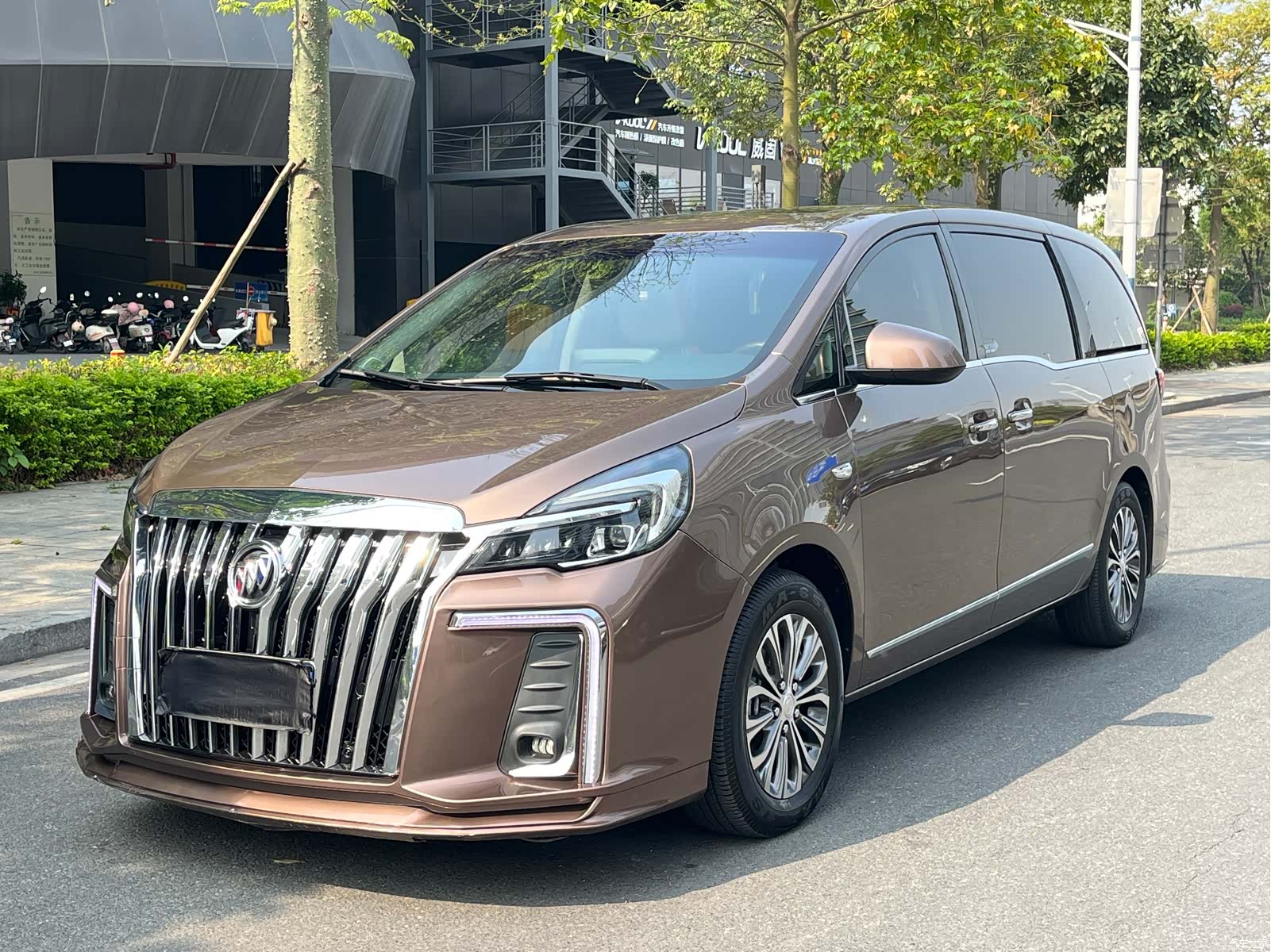 Buick GL8, 2021 1