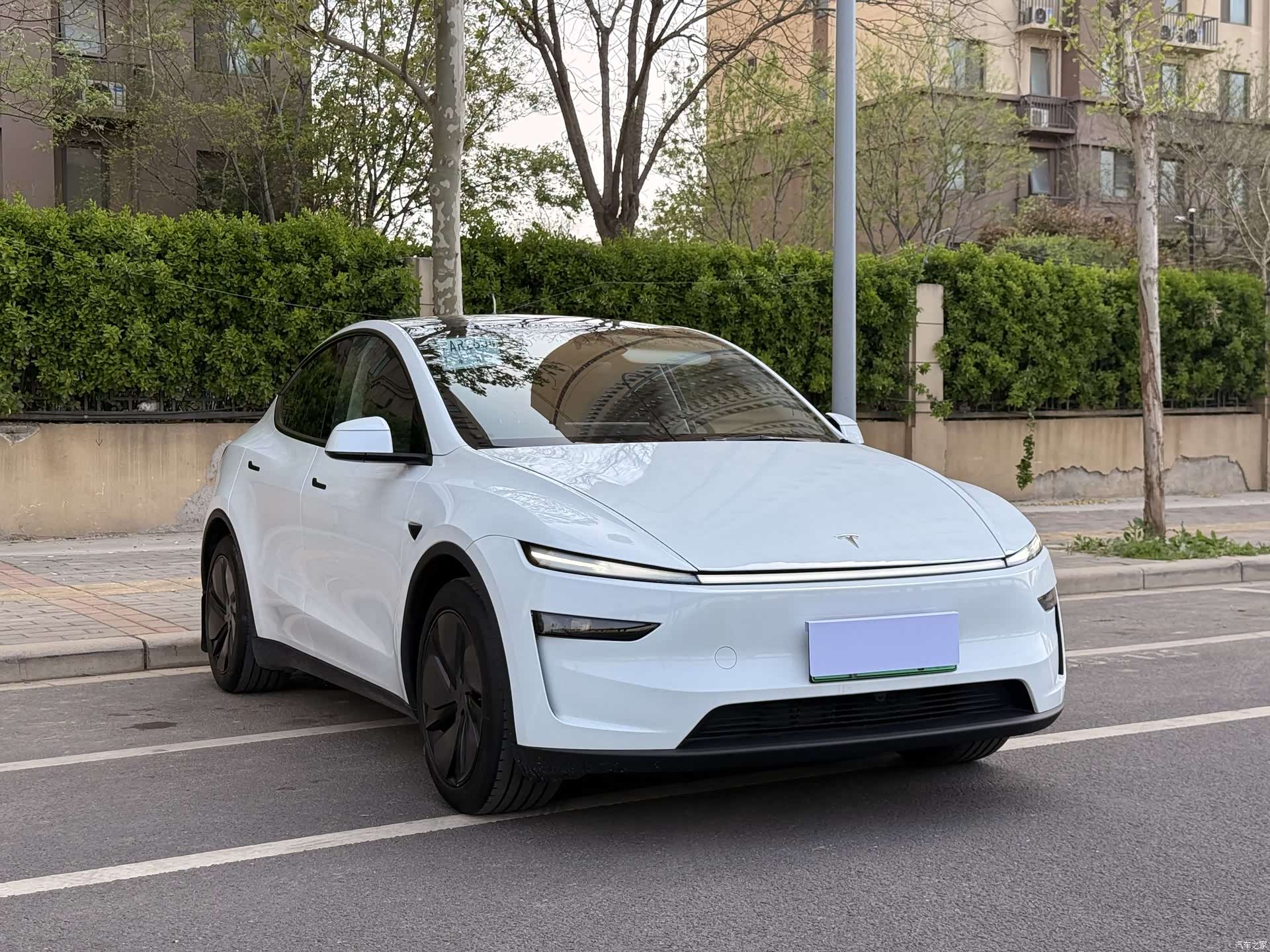 Tesla Model Y, 2025 3