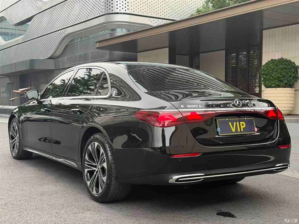Mercedes-Benz E-Class, 2025 6