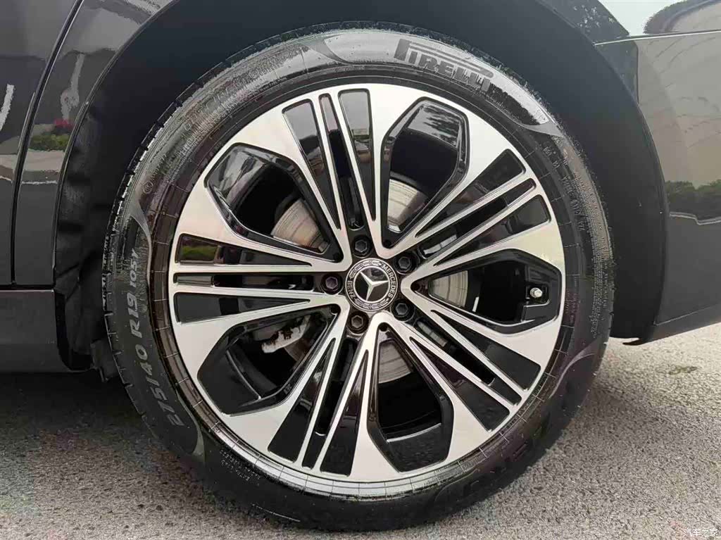 Mercedes-Benz E-Class, 2025 18