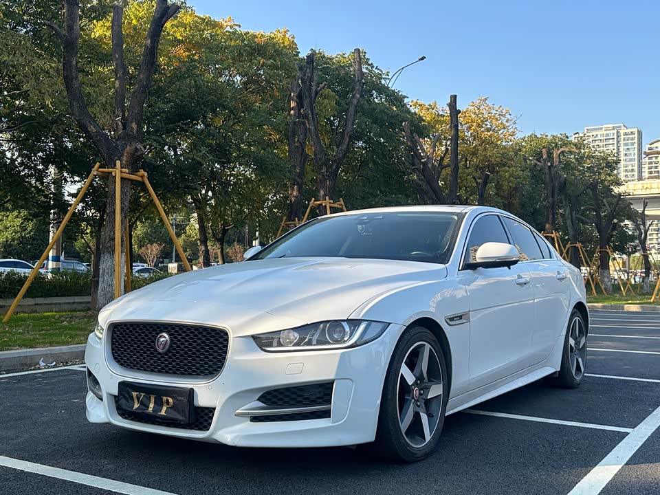 Jaguar XE