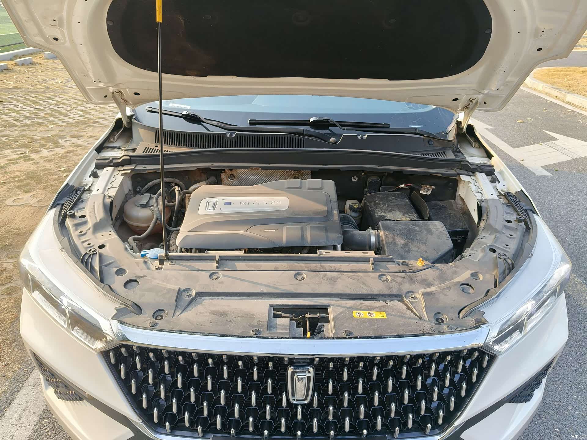 Bestune T77, 2022 8