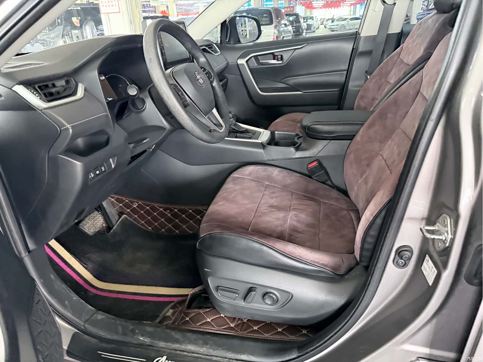 Toyota RAV4, 2020 8