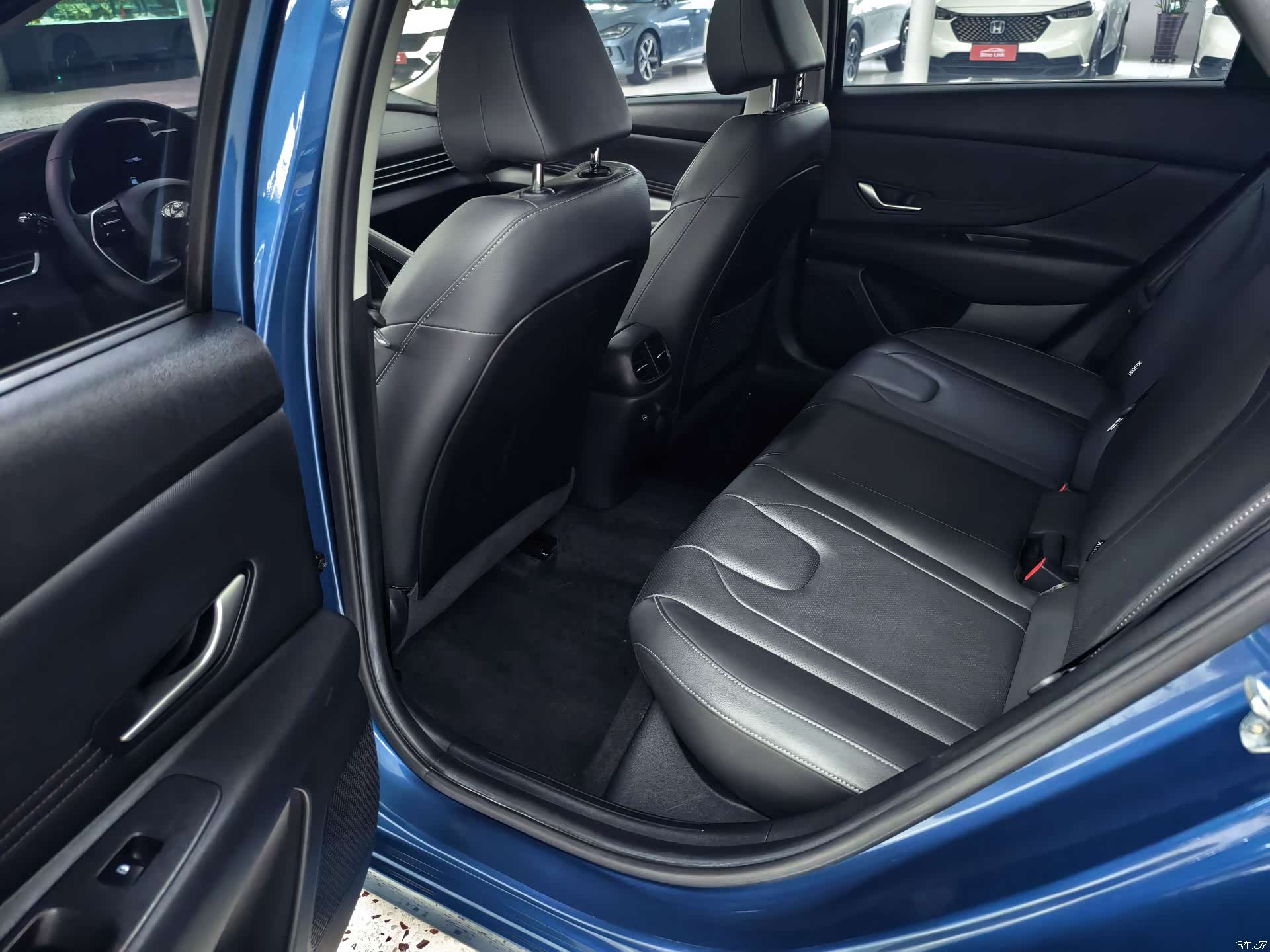 Hyundai Elantra, 2022 8