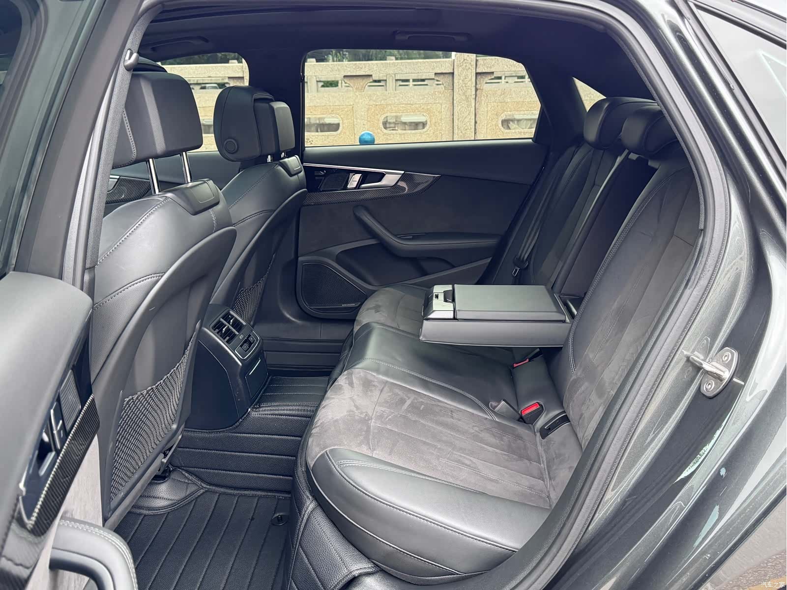 Audi A4L, 2024 9