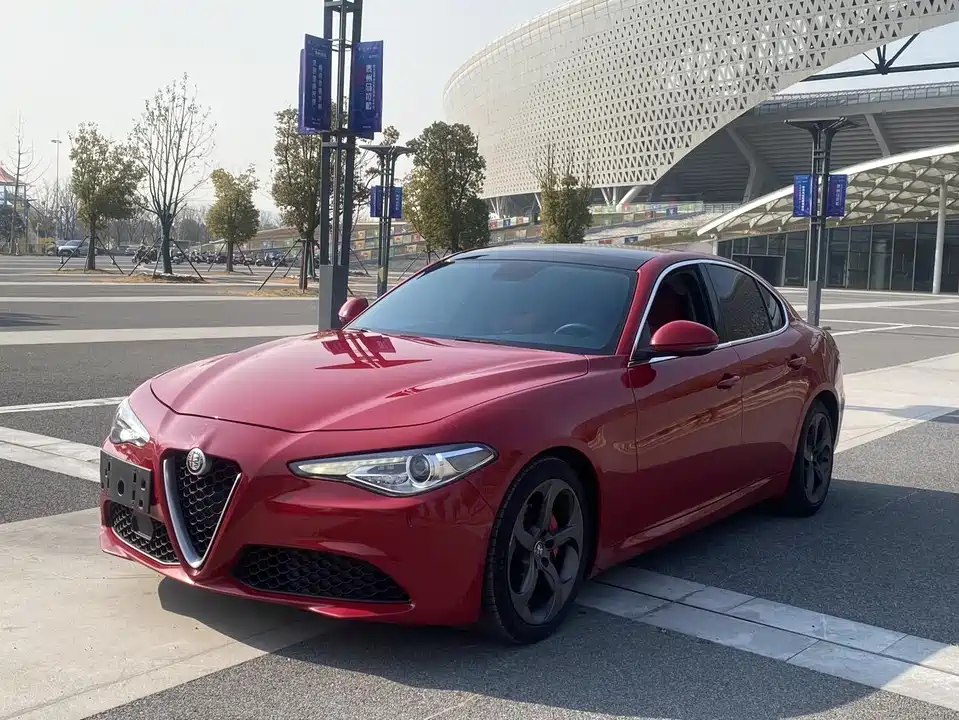 Alfa Romeo Giulia Alfa Romeo Giulia