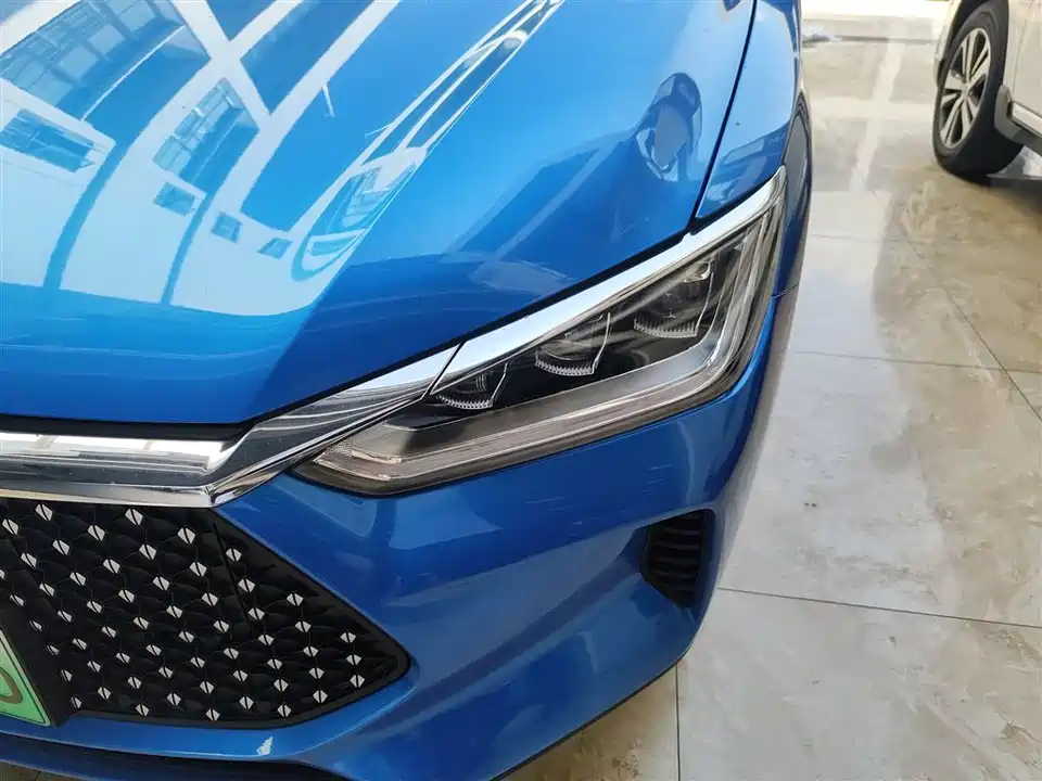 BYD e2