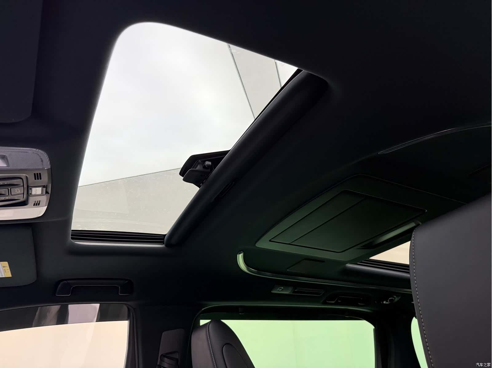 Lexus LM, 2022 11