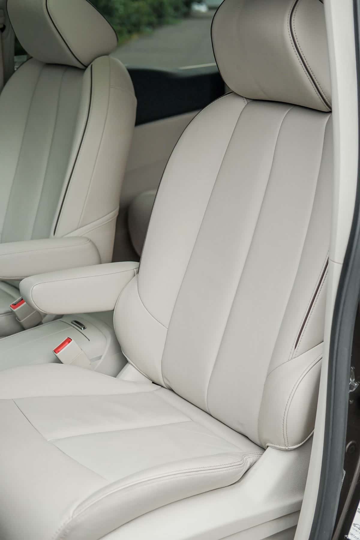 Buick GL8, 2020 10