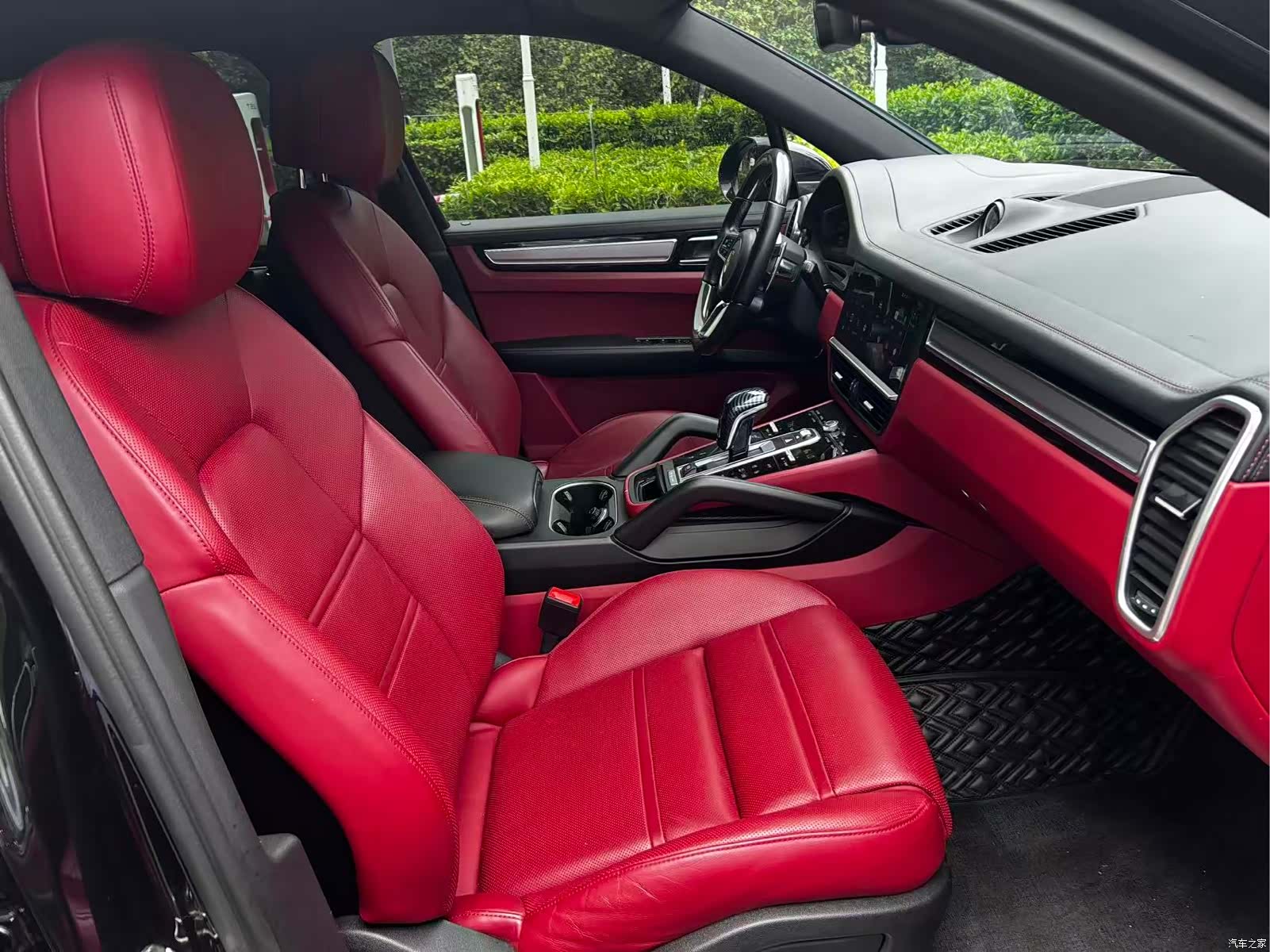 Porsche Cayenne, 2023 все фото