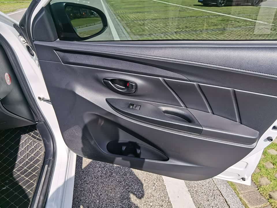Toyota YARiS L to enjoy Toyota YARiS L to enjoy