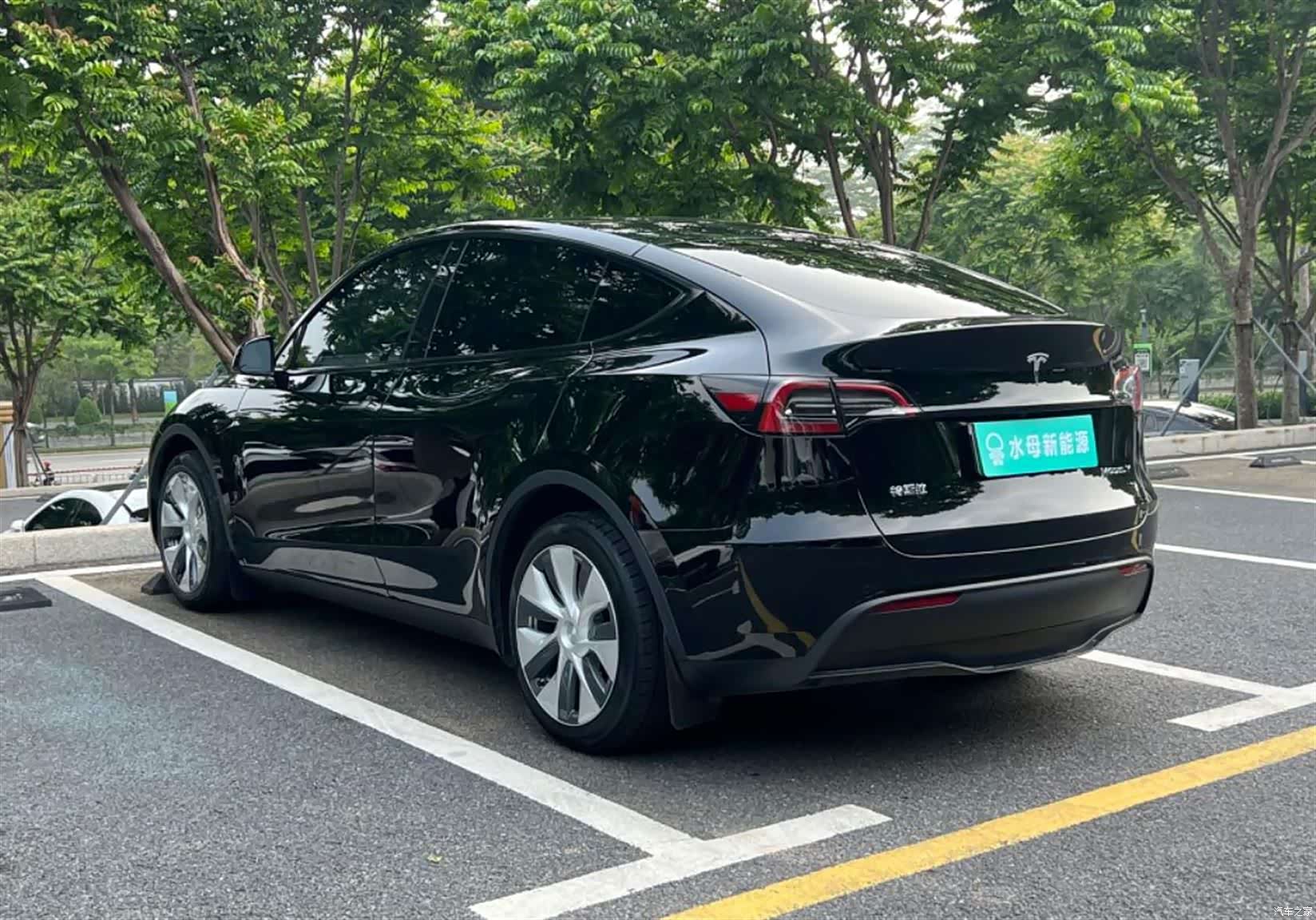Tesla Model Y, 2023 все фото