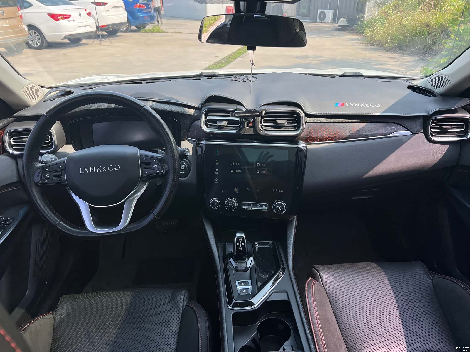 Lynk & Co 01, 2019 все фото