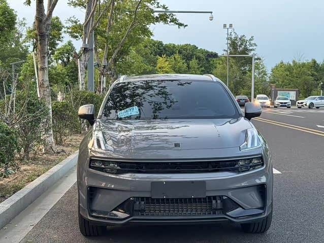 Lynk & Co 06 Lynk & Co 06