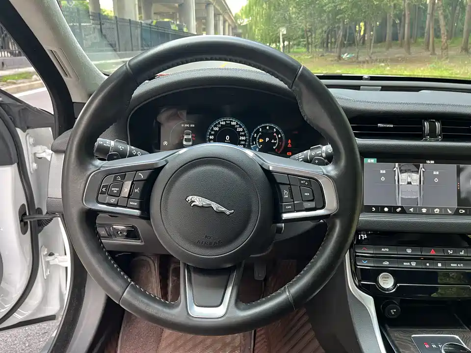 Jaguar XFL Jaguar XFL
