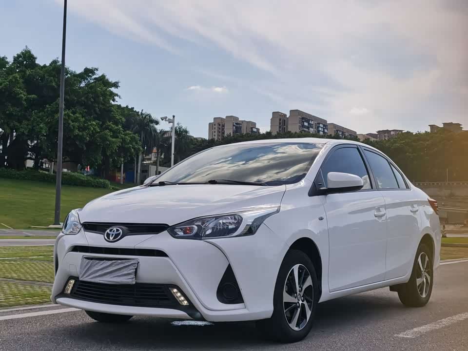 Toyota YARiS L to enjoy Toyota YARiS L to enjoy