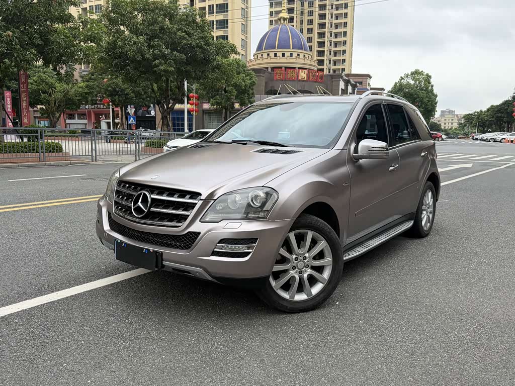 Mercedes-Benz M