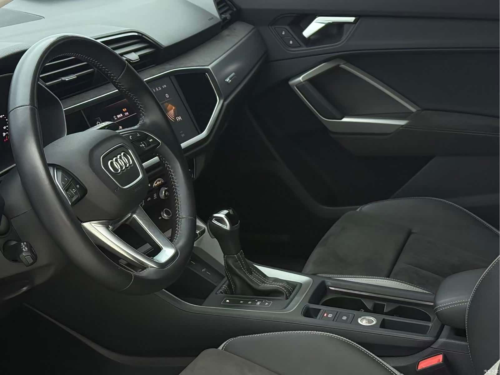 Audi Q3, 2022 9