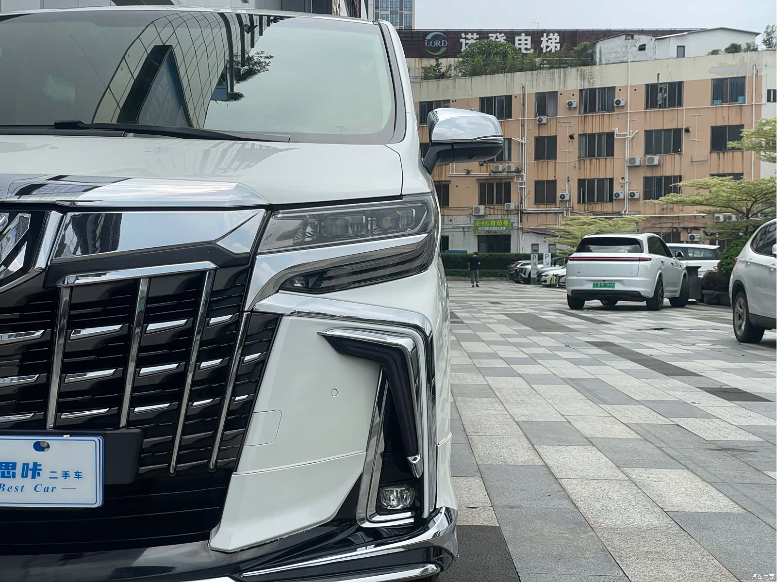 Toyota Alphard, 2018 3