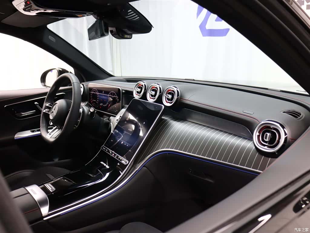 Mercedes-Benz GLC, 2026 19