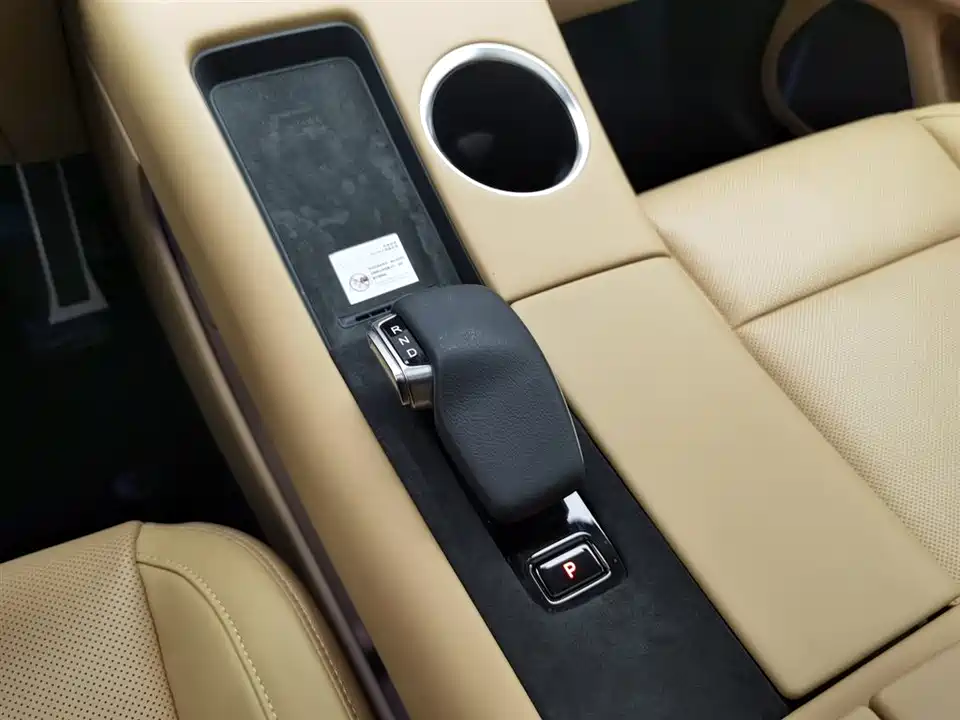 AITO Ask the world M5