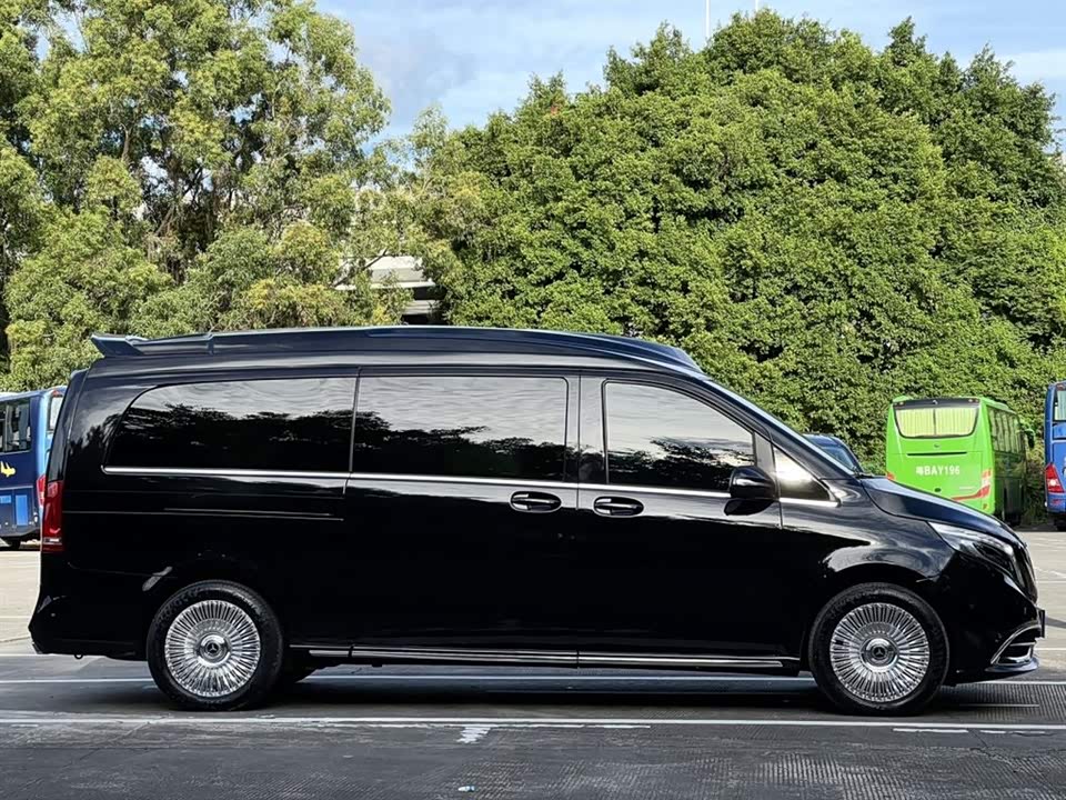 Mercedes-Benz V-class