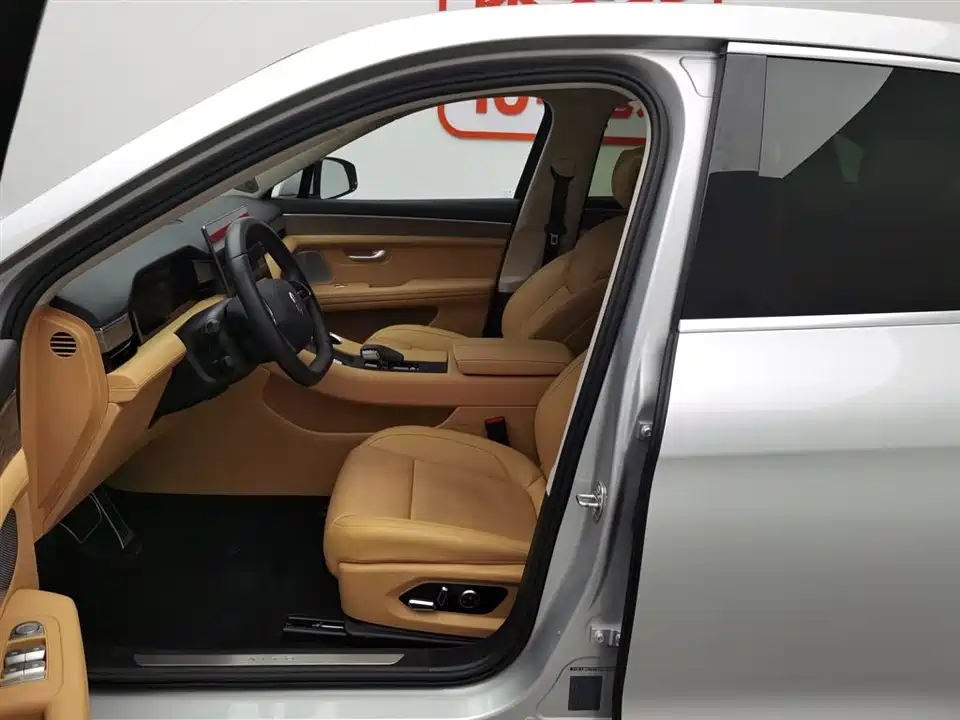 AITO Ask the world M5