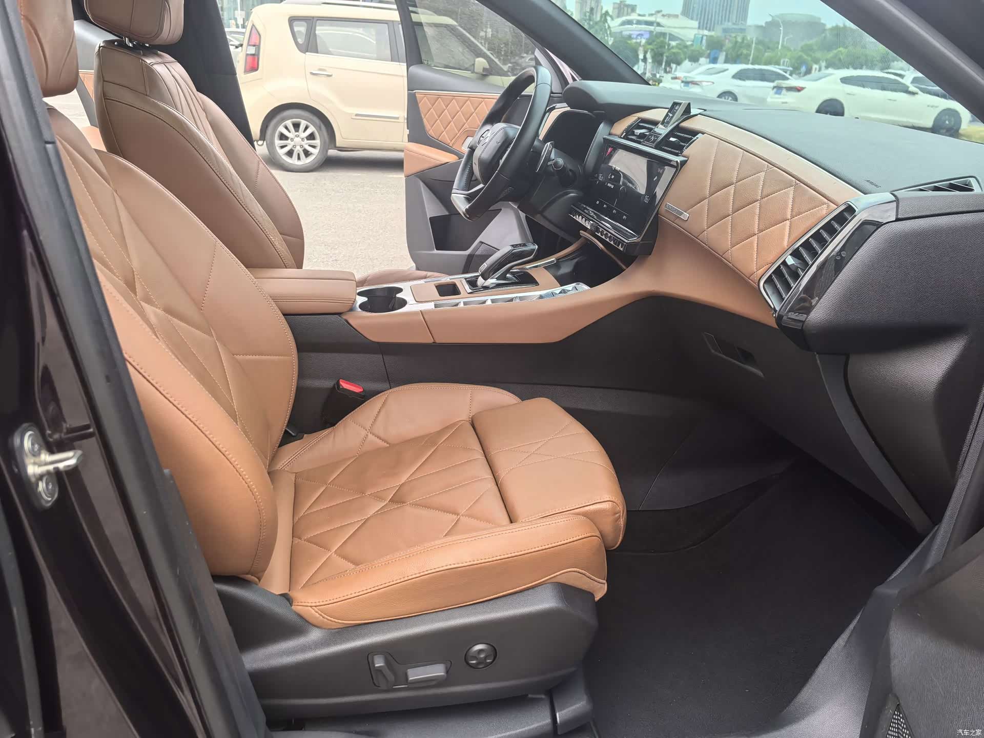 DS 7, 2019 12