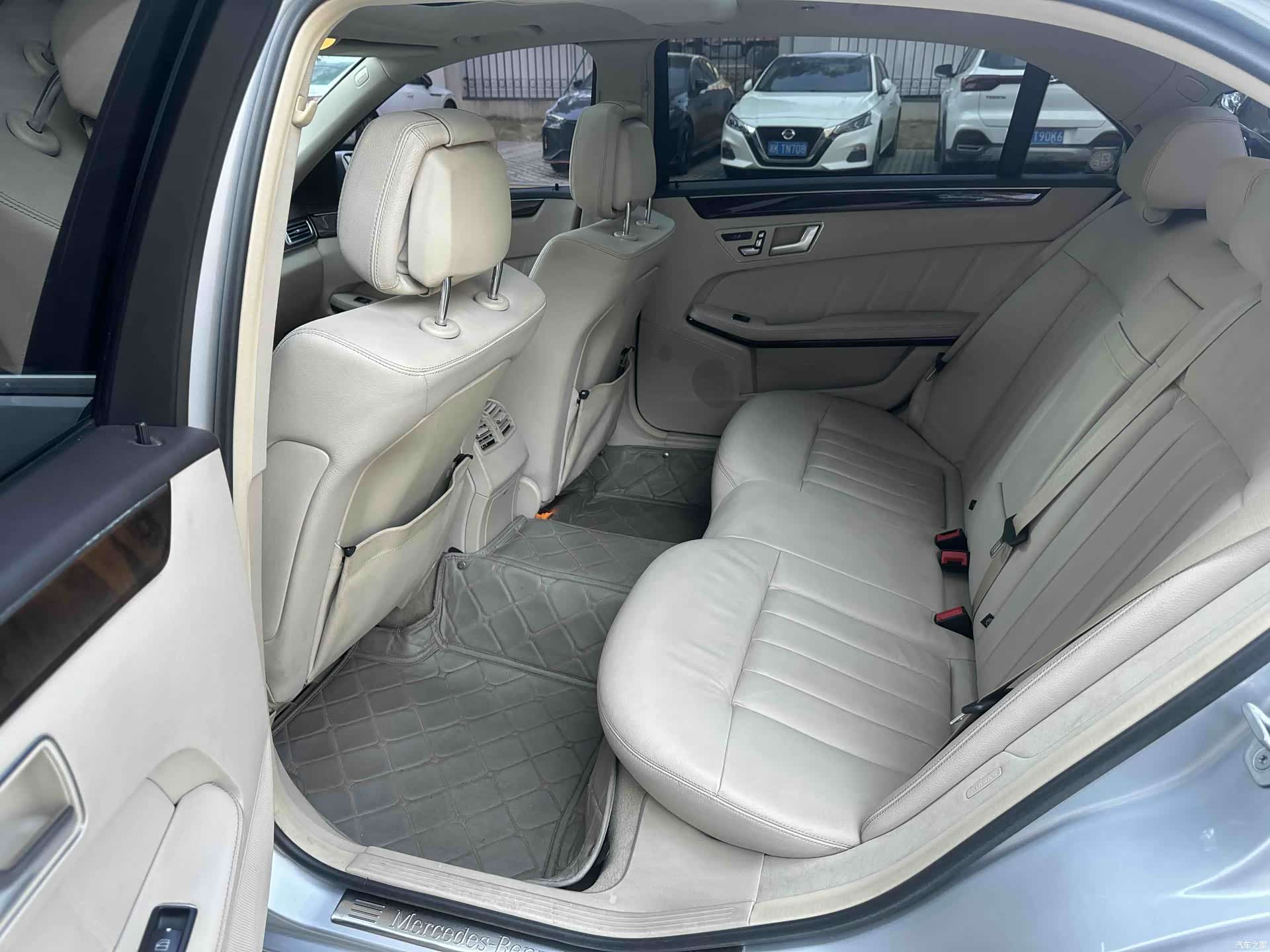 Mercedes-Benz E-Class, 2013 7